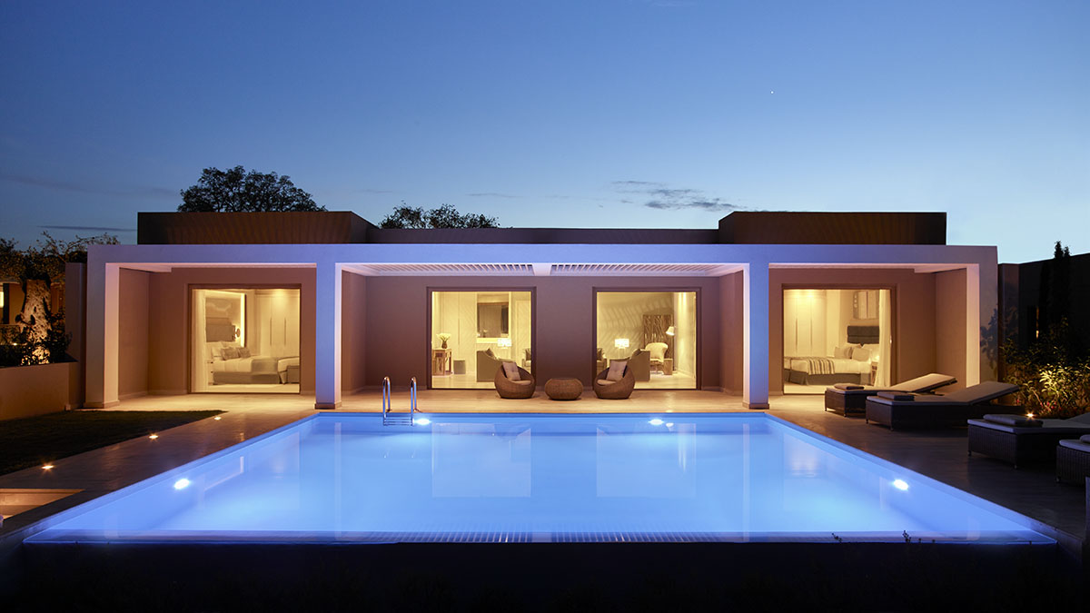 Deluxe Two Bedroom  Bungalow Suite Pr. Pool Beach Front